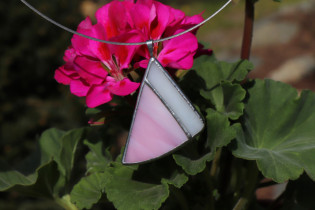 Bílo - růžový šperk - Lesní sklo