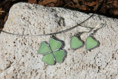 Náušnice srdíčka zelená - Lesní sklo